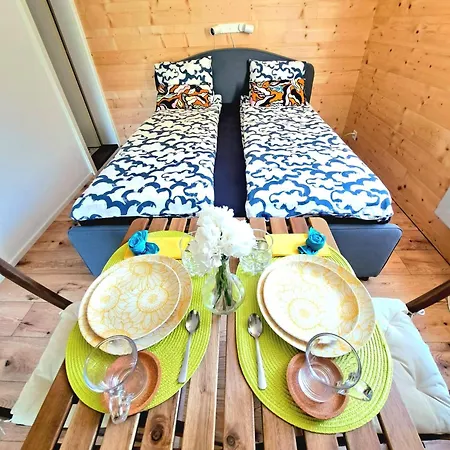 Romantischer Studio Mit Grosser Terrasse